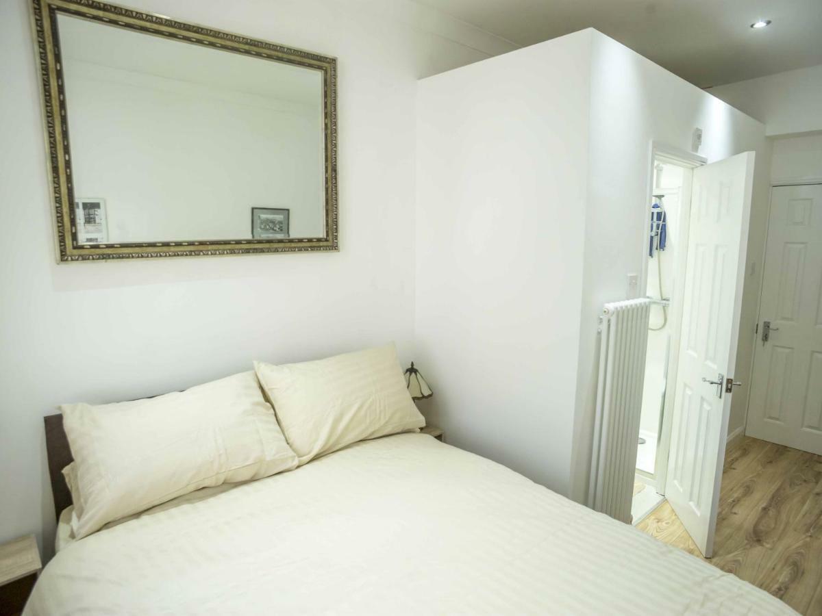 Appartement The Ploughman'S Rest à Hove Extérieur photo